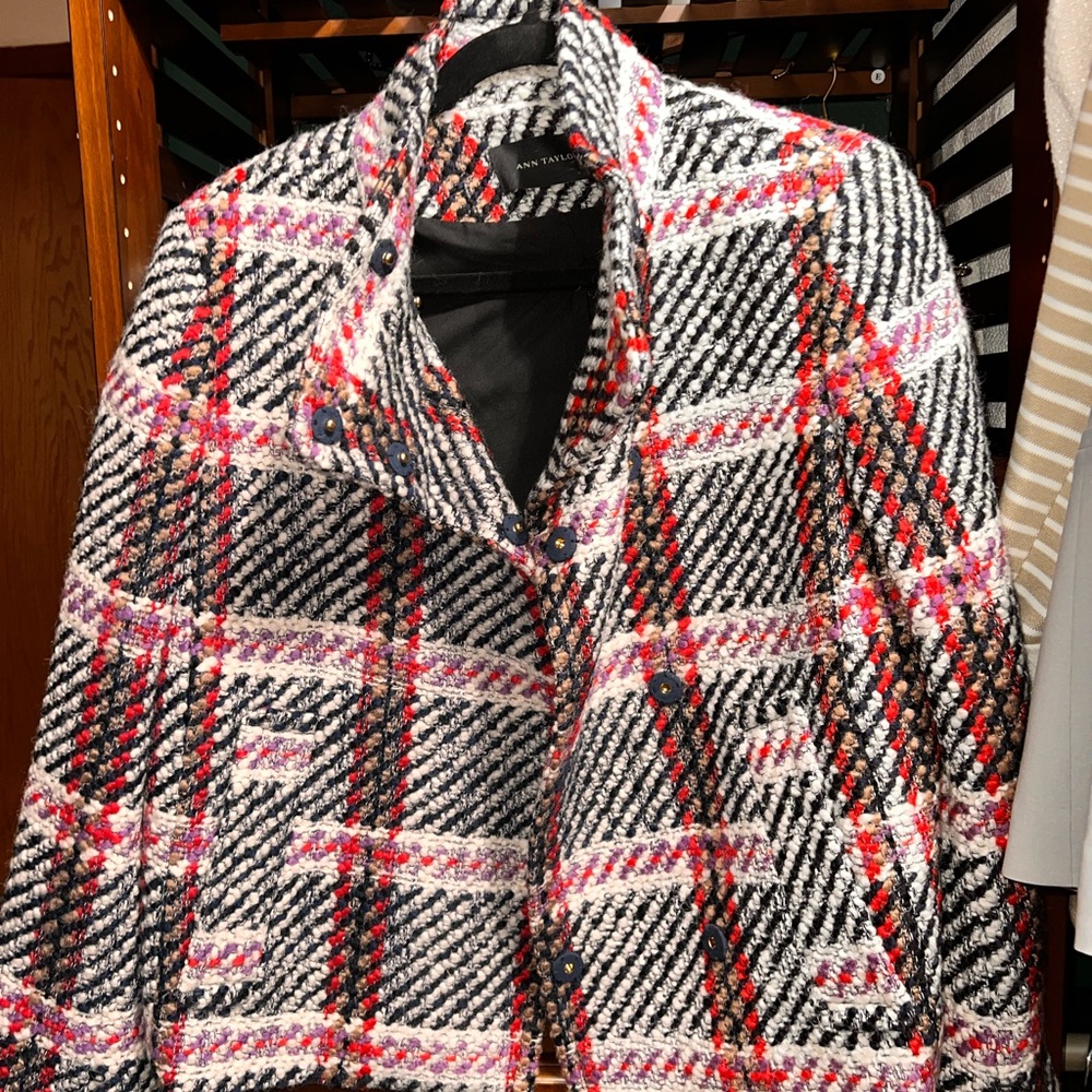 Ann Taylor Plaid Boucle Pattern Funnel Neck Short Coat Size Medium